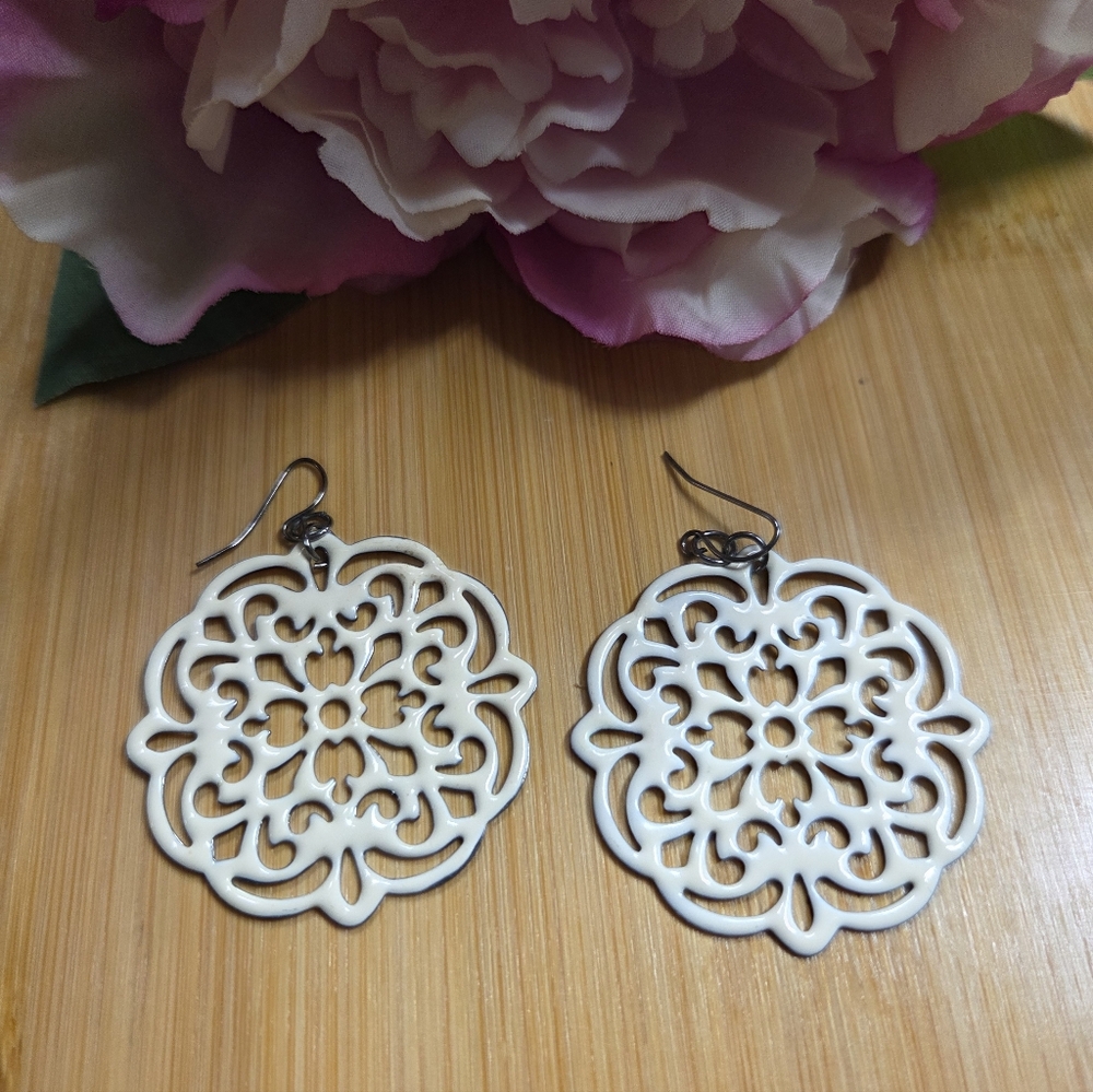 Elegant White Filigree Earrings